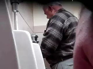 El doctor sedujo a la paciente y la folló en videos x de maduras españolas su escritorio