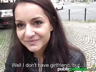 Lesbianas tienen videos x maduras españolas en sus manos una cámara profesional